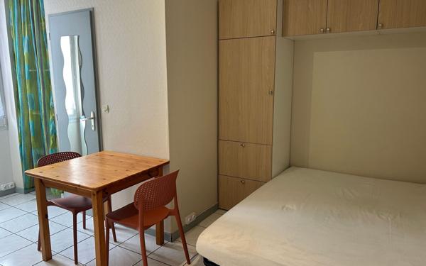 Appartement à louer    1 pièce •  Mont-de-Marsan