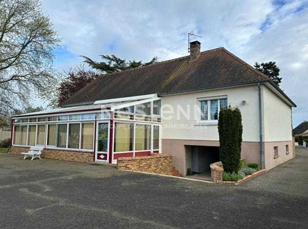 Maison familiale entre commerces et rivière, proche de l'Ile Moulinsart