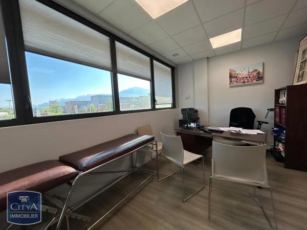 Local professionnel à vendre 42.9m² Saint-Martin-d'Hères (38400)