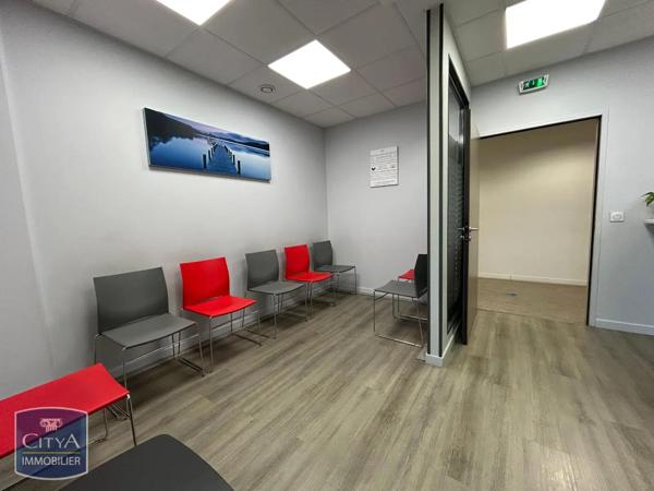 Local professionnel à vendre 42.9m² Saint-Martin-d'Hères (38400)