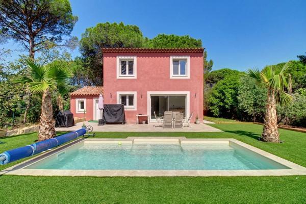 A VENDRE ! Villa neuve 5 chambres de 140 m² avec piscine et garage - VIDAUBAN