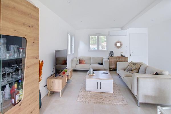 A VENDRE ! Villa neuve 5 chambres de 140 m² avec piscine et garage - VIDAUBAN