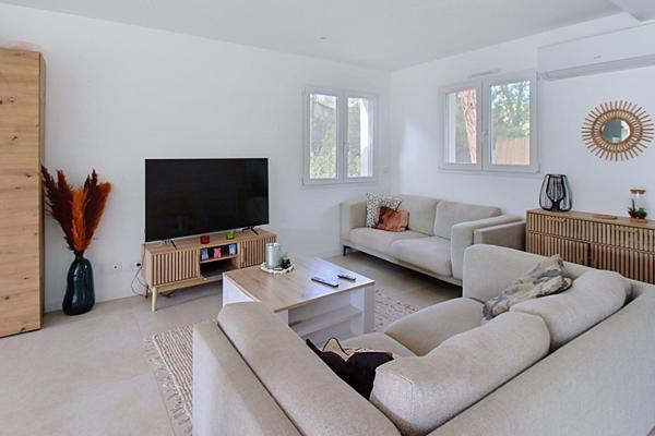 A VENDRE ! Villa neuve 5 chambres de 140 m² avec piscine et garage - VIDAUBAN