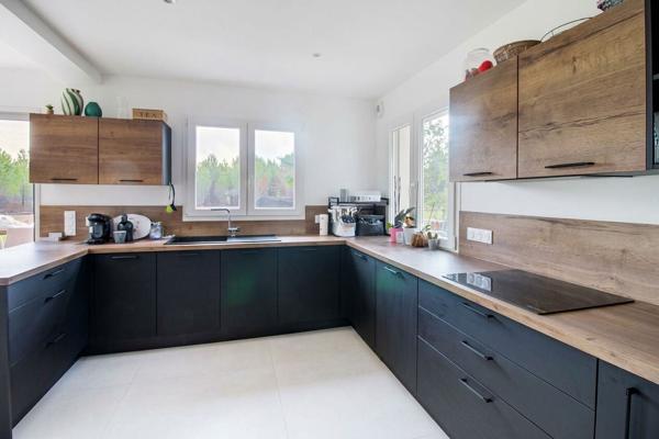 A VENDRE ! Villa neuve 5 chambres de 140 m² avec piscine et garage - VIDAUBAN
