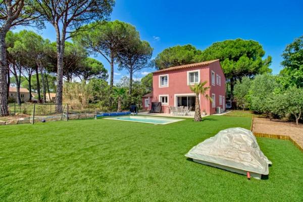 A VENDRE ! Villa neuve 5 chambres de 140 m² avec piscine et garage - VIDAUBAN