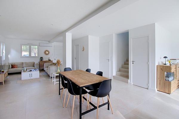 A VENDRE ! Villa neuve 5 chambres de 140 m² avec piscine et garage - VIDAUBAN