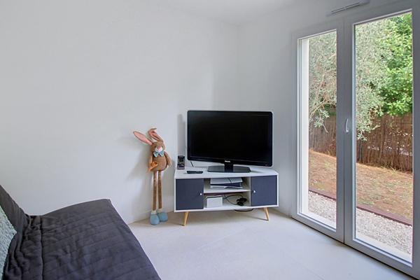 A VENDRE ! Villa neuve 5 chambres de 140 m² avec piscine et garage - VIDAUBAN