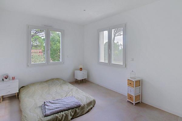 A VENDRE ! Villa neuve 5 chambres de 140 m² avec piscine et garage - VIDAUBAN