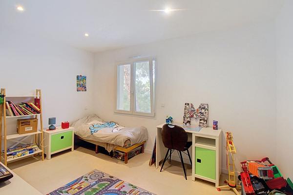 A VENDRE ! Villa neuve 5 chambres de 140 m² avec piscine et garage - VIDAUBAN