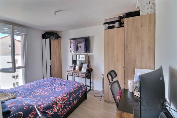 Appartement 5 pièces à vendre à Neuilly-sur-Marne, dernier étage, calme et lumineux