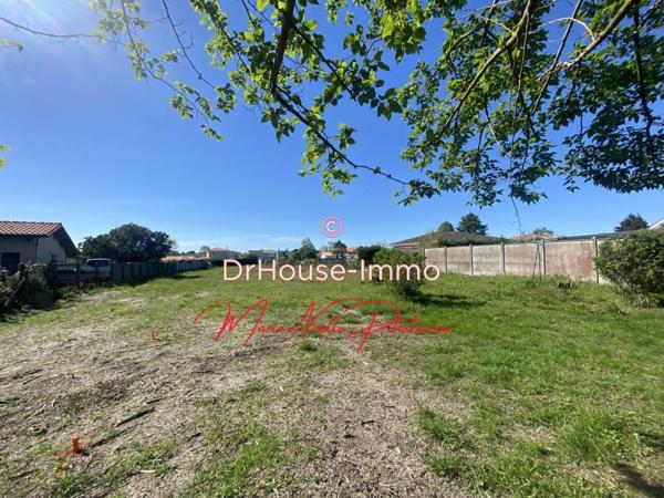 Terrain à vendre de 1 051 m²