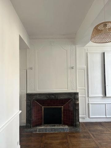 BEAU STUDIO REFAIT A NEUF DE 27M2 EN PLEIN CENTRE VILLE DE RENNES