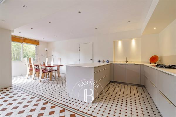 Bordeaux, Maison 5 Chambres -  242 m² à vendre