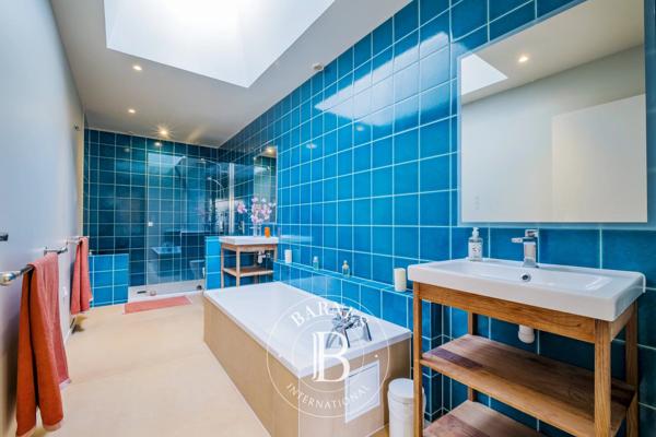 Bordeaux, Maison 5 Chambres -  242 m² à vendre