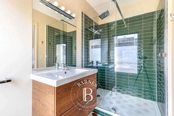 Bordeaux, Maison 5 Chambres -  242 m² à vendre
