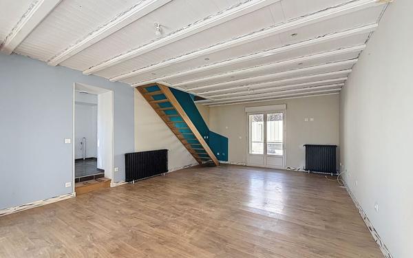 Maison à vendre    3 pièces •  Montceau-les-Mines