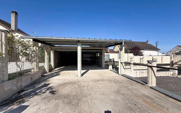 Maison à vendre    3 pièces •  Montceau-les-Mines