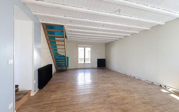 Maison à vendre    3 pièces •  Montceau-les-Mines