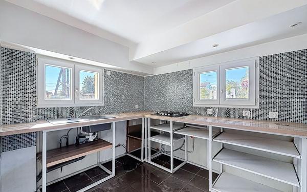Maison à vendre    3 pièces •  Montceau-les-Mines