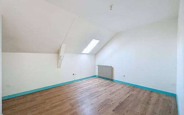 Maison à vendre    3 pièces •  Montceau-les-Mines