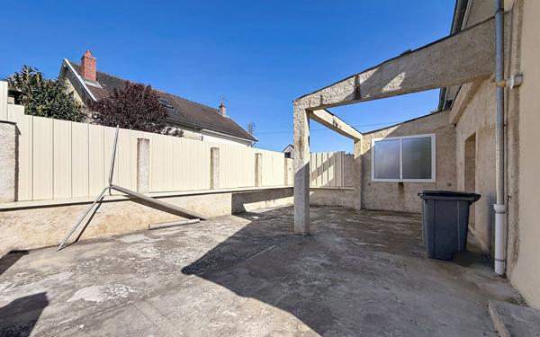 Maison à vendre    3 pièces •  Montceau-les-Mines