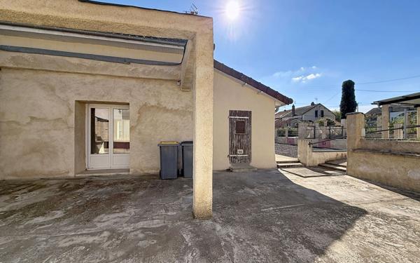 Maison à vendre    3 pièces •  Montceau-les-Mines