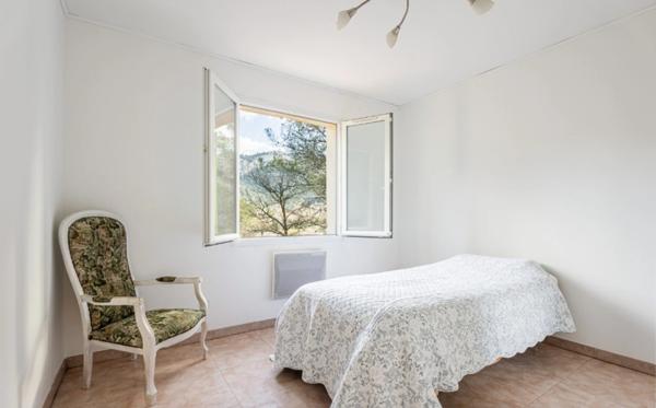 Maison à vendre 5 pièces AURIOL (13)