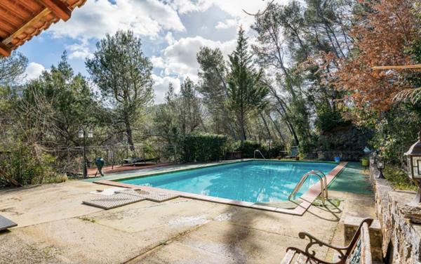 Maison à vendre 5 pièces AURIOL (13)