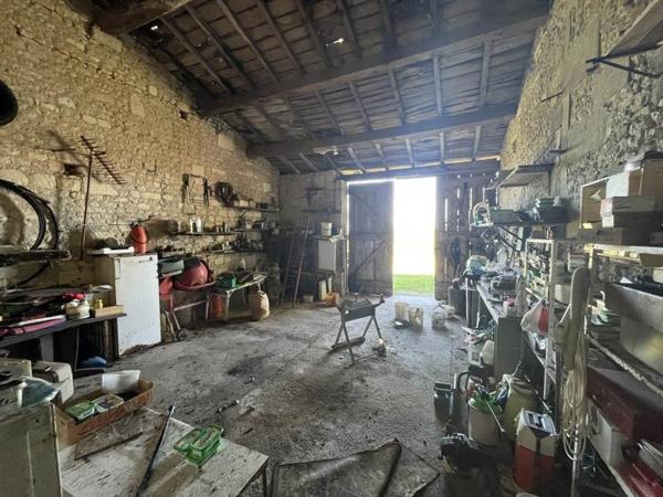 Maison à vendre |  Saint-Même-les-Carrières |  2 pièces | 54 m²