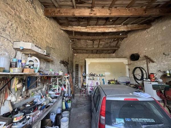 Maison à vendre |  Saint-Même-les-Carrières |  2 pièces | 54 m²