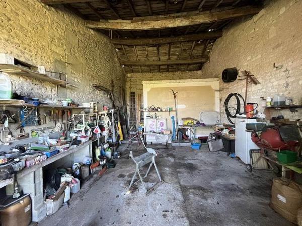 Maison à vendre |  Saint-Même-les-Carrières |  2 pièces | 54 m²