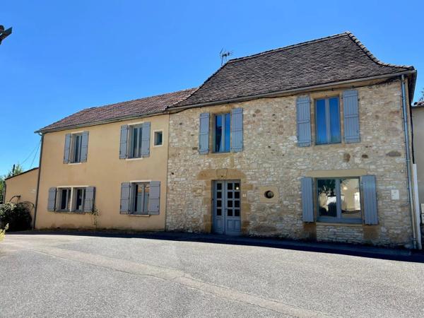 Vente                                                      Maison
                        
                     9 pièces                      254 m2                     à Cazals