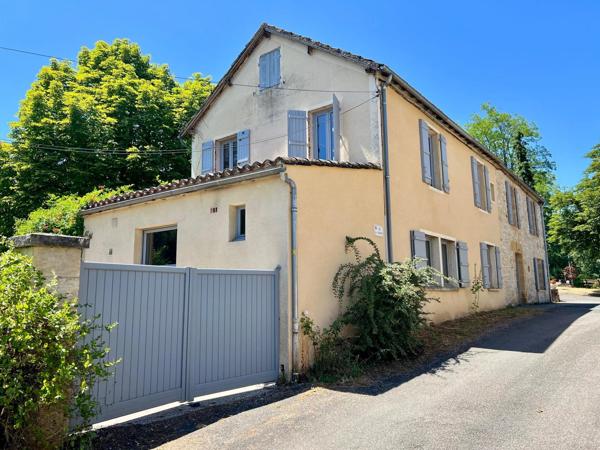 Vente                                                      Maison
                        
                     9 pièces                      254 m2                     à Cazals