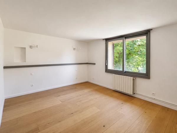 Vente                                                      Maison
                        
                     9 pièces                      254 m2                     à Cazals
