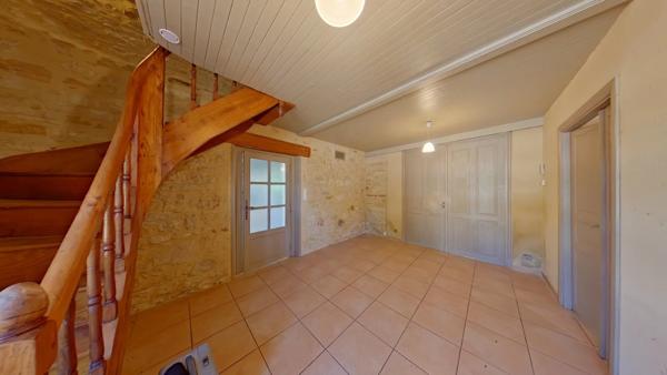 Vente                                                      Maison
                        
                     9 pièces                      254 m2                     à Cazals