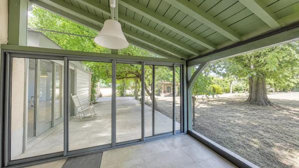 Vente                                                      Maison
                        
                     9 pièces                      254 m2                     à Cazals