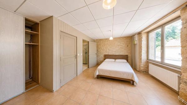 Vente                                                      Maison
                        
                     9 pièces                      254 m2                     à Cazals