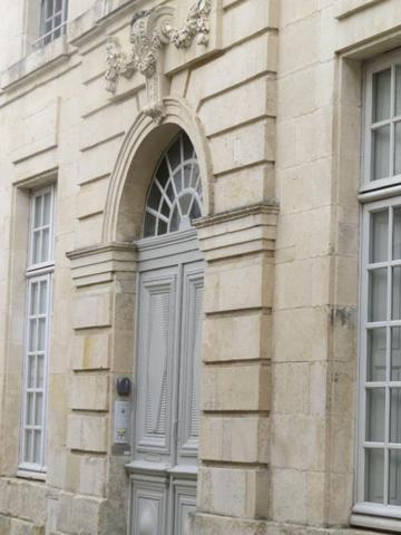 Beau T3 dans immeuble de caractère hyper centre