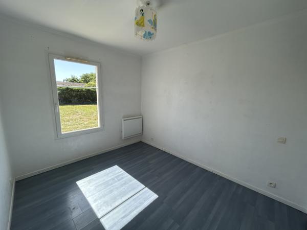 MAISON 4 CHAMBRES - PISCINE - 3240 m² terrain