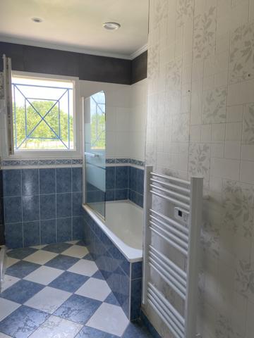 MAISON 4 CHAMBRES - PISCINE - 3240 m² terrain