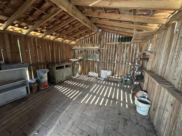 MAISON 4 CHAMBRES - PISCINE - 3240 m² terrain