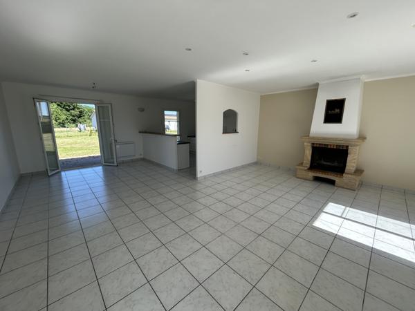 MAISON 4 CHAMBRES - PISCINE - 3240 m² terrain