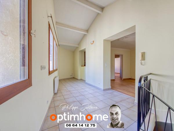 Maison de village avec grand garage Nîmes Saint Césaire