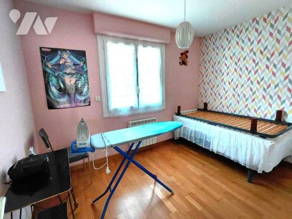 Maison familiale 6 pièces à vendre à Pontivy (56300) - 148 m² - Terrain de 1 008 m²

À vendre...