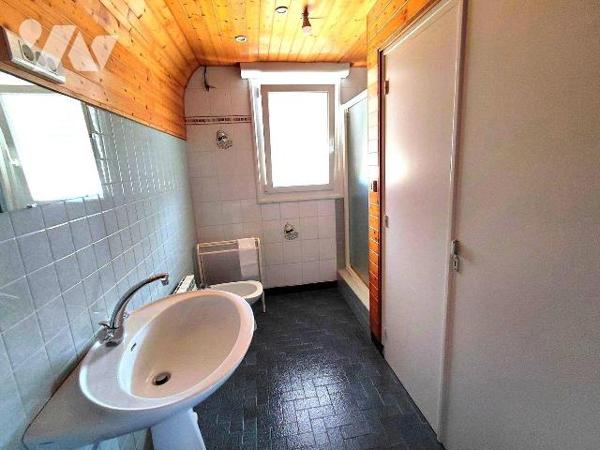 Maison familiale 6 pièces à vendre à Pontivy (56300) - 148 m² - Terrain de 1 008 m²

À vendre...