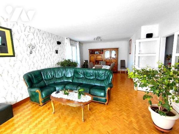 Maison familiale 6 pièces à vendre à Pontivy (56300) - 148 m² - Terrain de 1 008 m²

À vendre...