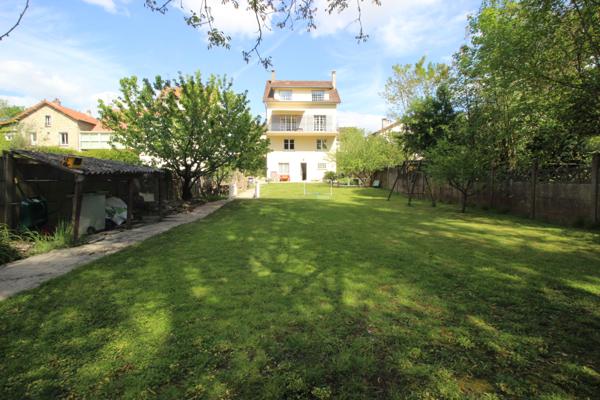 Varennes-Jarcy (91480) Maison familiale au calme, sans vis-à-vis, avec beau potentiel – Varennes-Jarcy