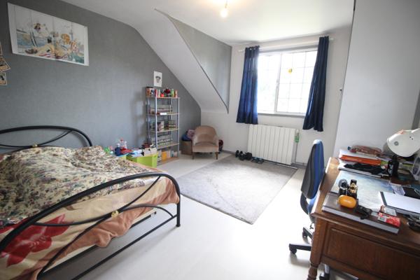 Varennes-Jarcy (91480) Maison familiale au calme, sans vis-à-vis, avec beau potentiel – Varennes-Jarcy