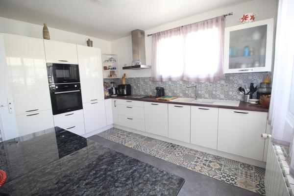 Varennes-Jarcy (91480) Maison familiale au calme, sans vis-à-vis, avec beau potentiel – Varennes-Jarcy