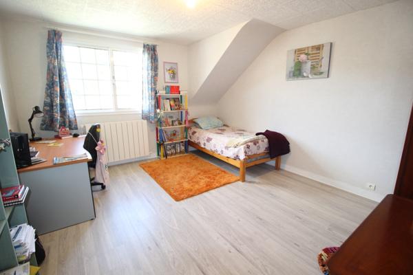 Varennes-Jarcy (91480) Maison familiale au calme, sans vis-à-vis, avec beau potentiel – Varennes-Jarcy